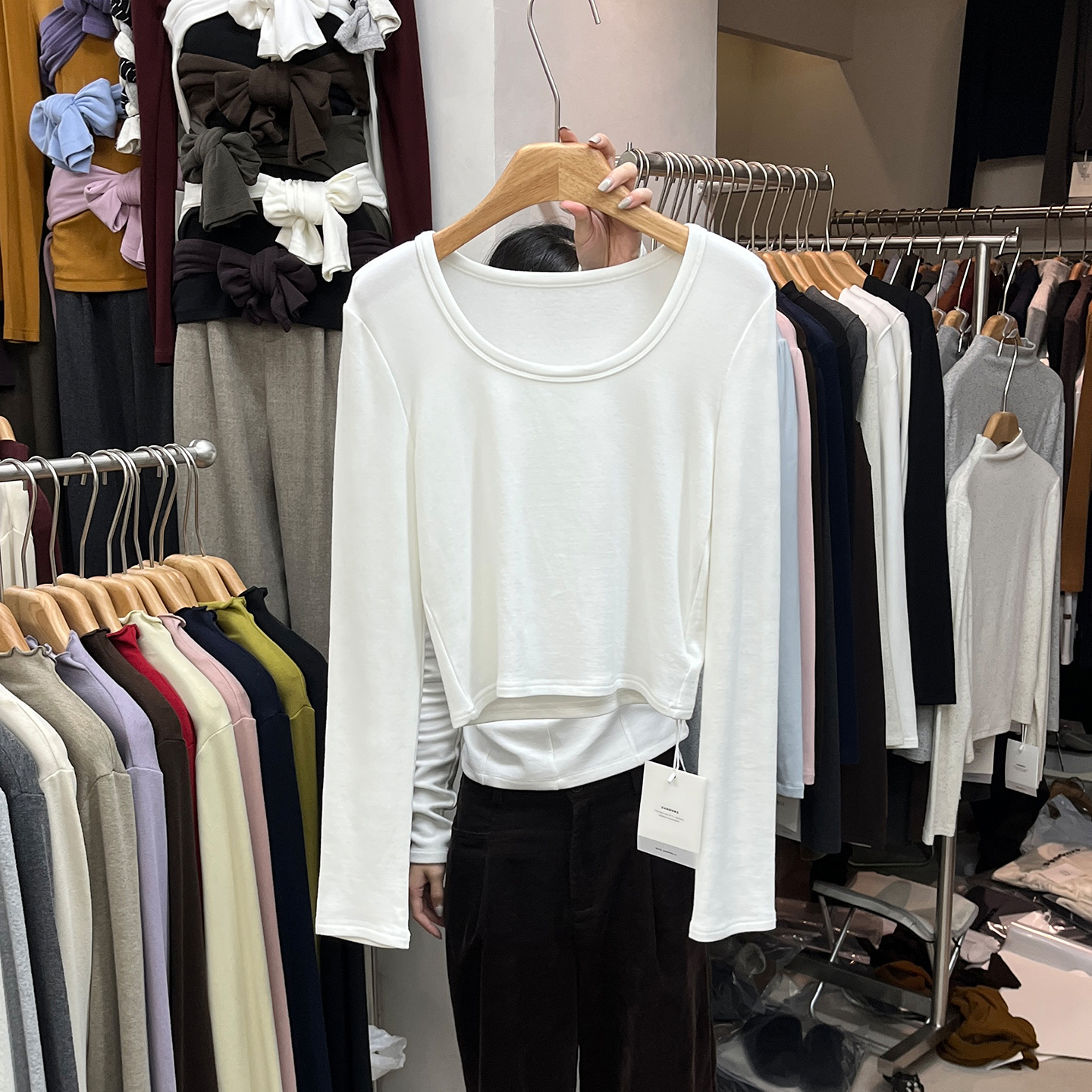 u领长袖T恤女纯色宽松内搭打底衫