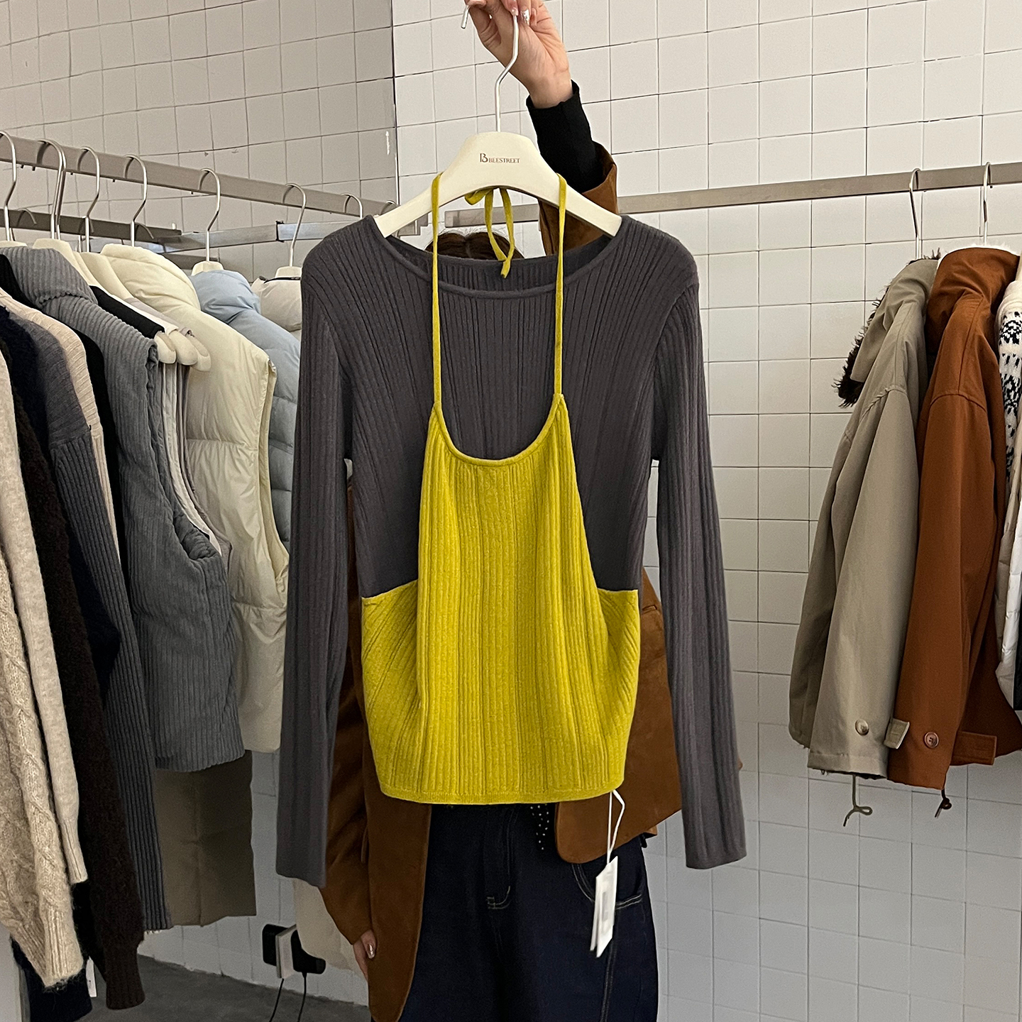 撞色挂脖吊带假两件针织衫