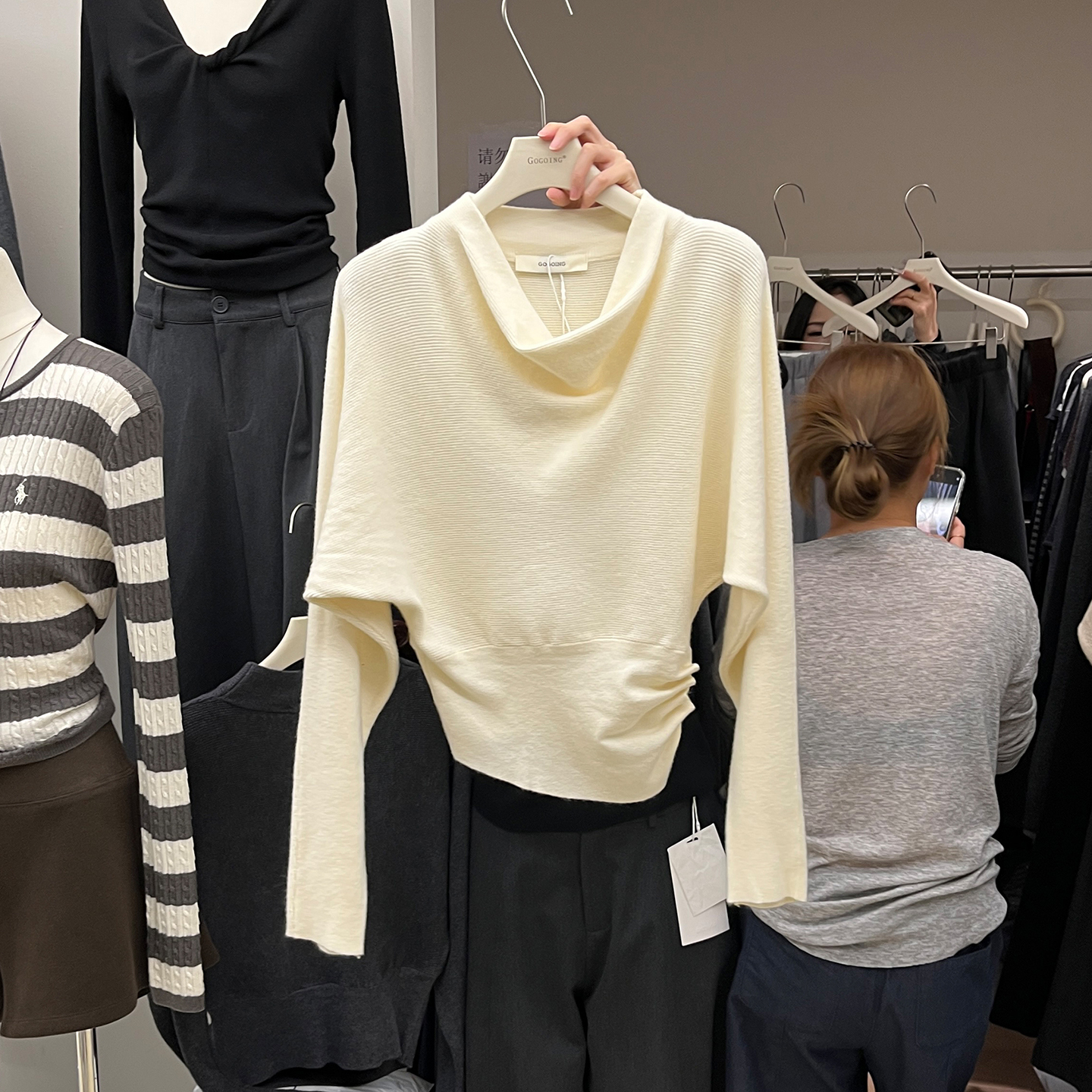 法式荡领针织衫女设计感收腰上衣