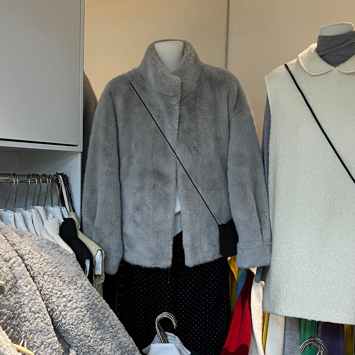 短款皮毛一体大衣毛绒绒皮草外套