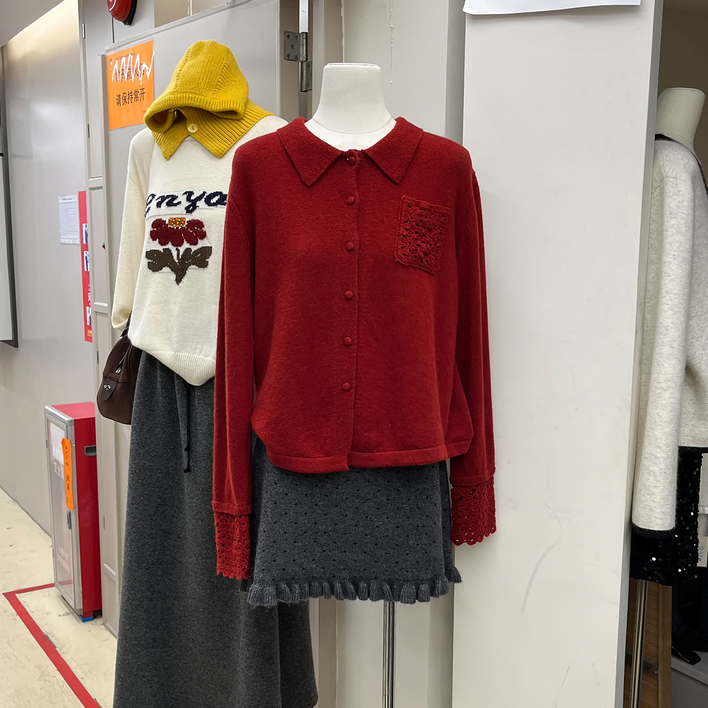 袖子镂空拼接翻领针织开衫外套