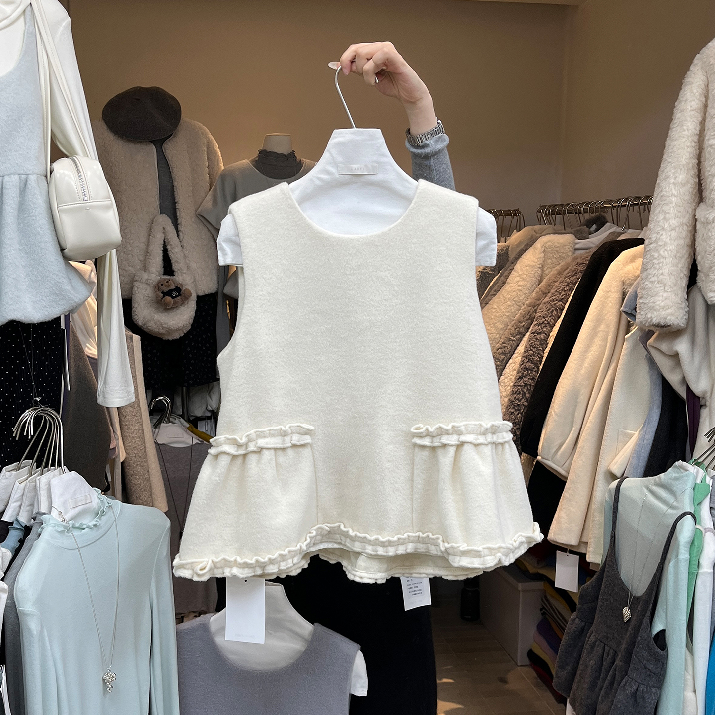 纯色圆领毛呢背心上衣女