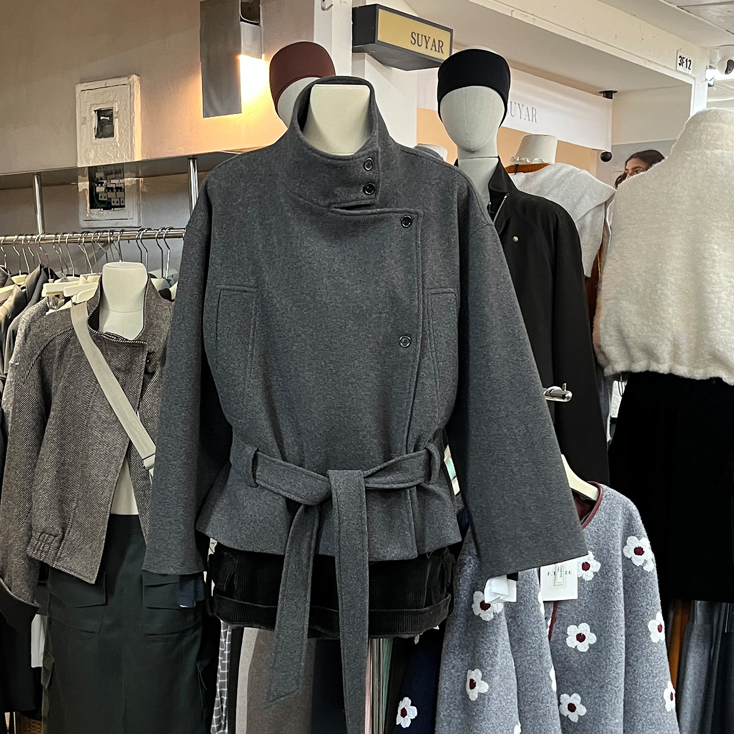 宽松显瘦收腰绑带短款毛呢外套女