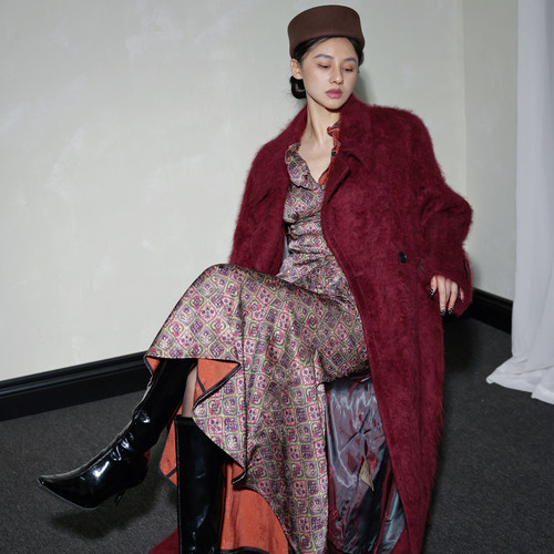 10羊绒90羊毛拉绒酒红长大衣外套