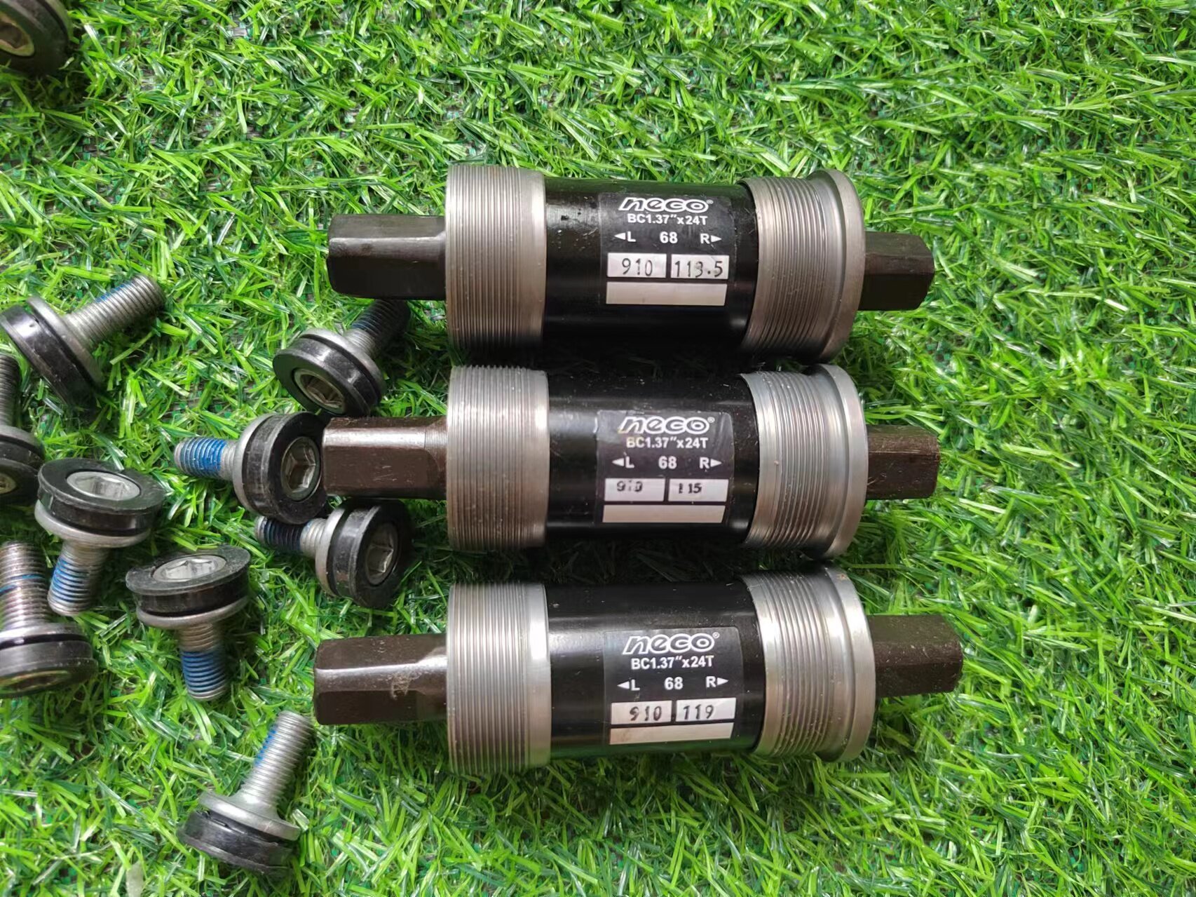 中轴志庆neco方孔培林防水中轴68mm五通密封培林中轴119/113.