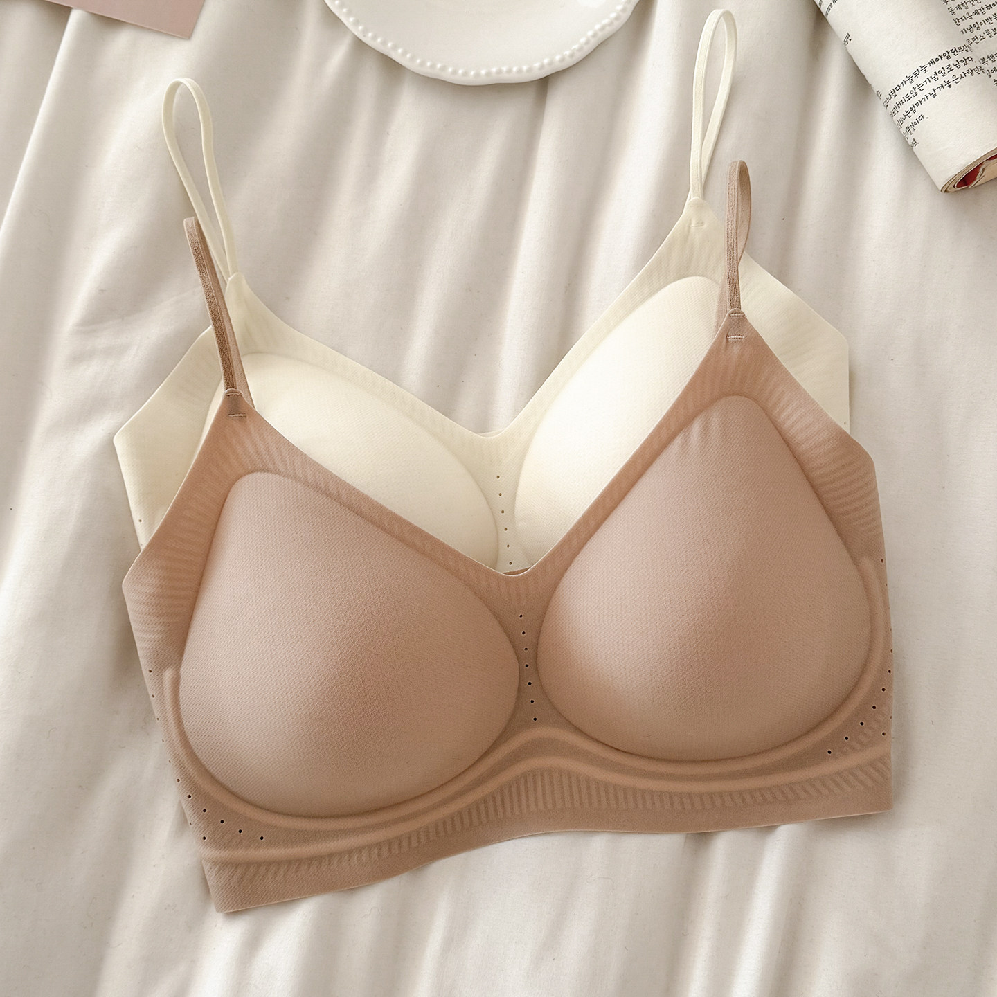 夏薄款冰丝细肩带粉底液隐形无痕内衣女小胸聚拢文胸美背吊带背心