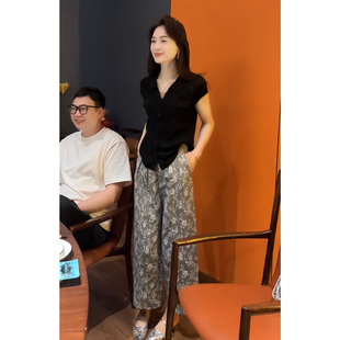 初夏独特绝美小套装V领针织上衣复古碎花阔腿裤宽松显瘦两件套女