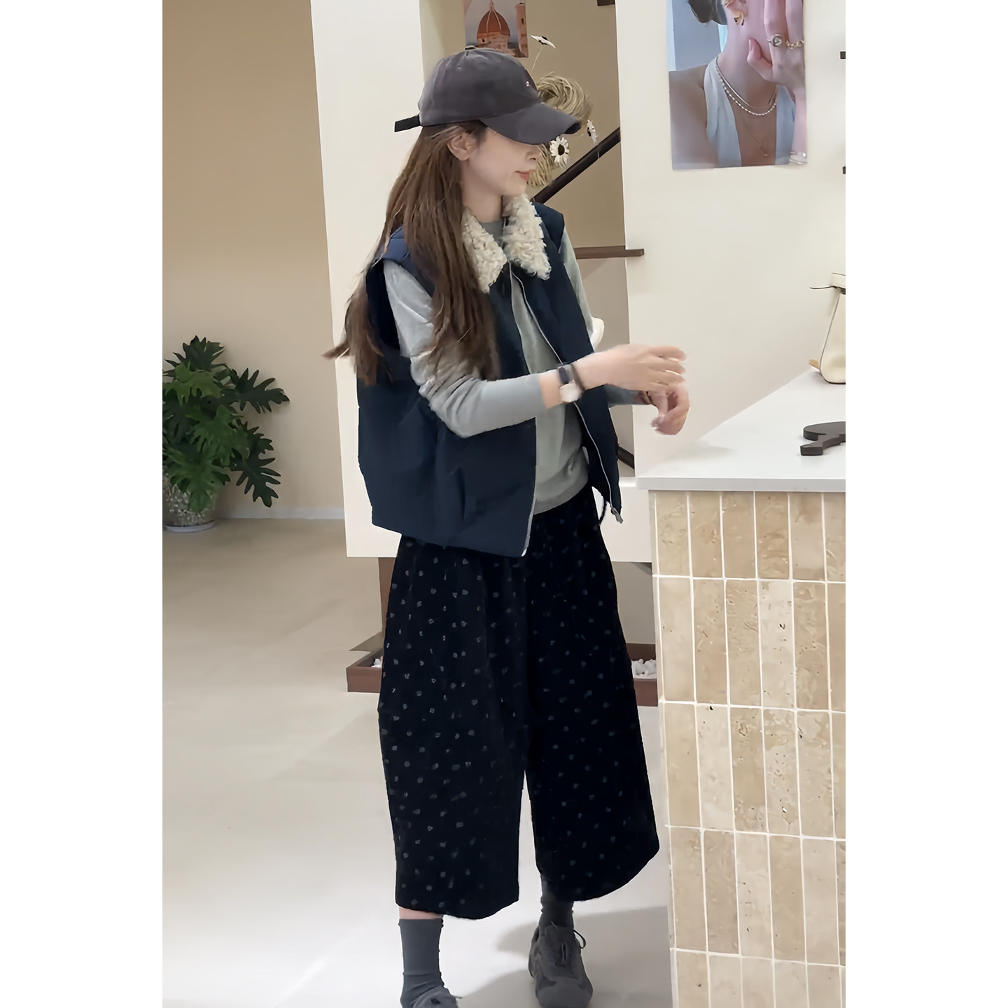 秋季一整套穿搭高级感韩系复古毛领马甲叠穿外套女显瘦阔腿裤套装