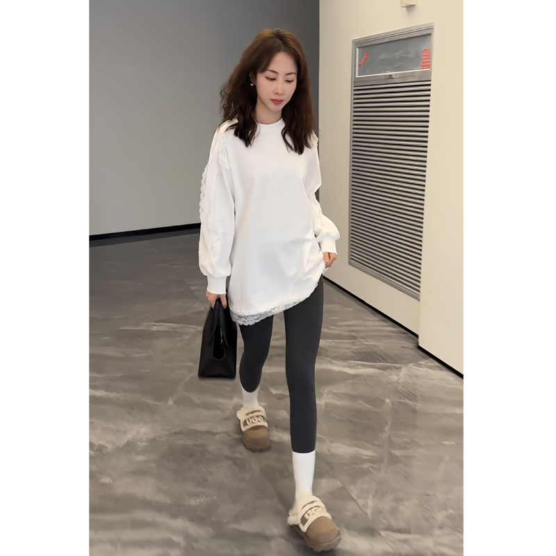 蕾丝拼接上衣打底衫减龄休闲套装