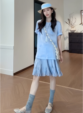 夏日独特漂亮套装裙清爽蓝色减龄短袖上衣珠光百褶半身短裙两件套