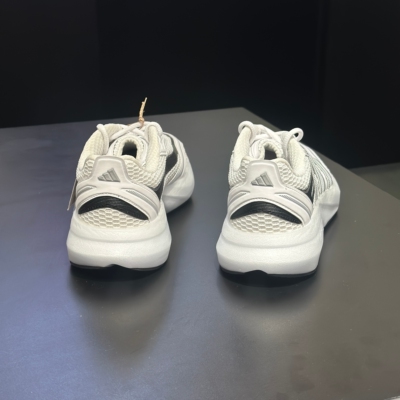 adidas/阿迪达斯男运动超轻夏日透气舒适回弹跑步鞋JP6288