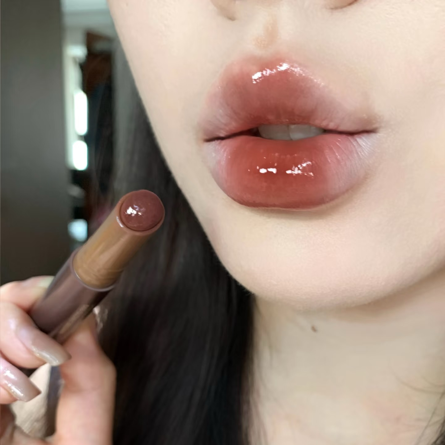 时髦水光棕！Joocyee酵色固体唇蜜成膜镜面唇釉口红不易沾杯568女