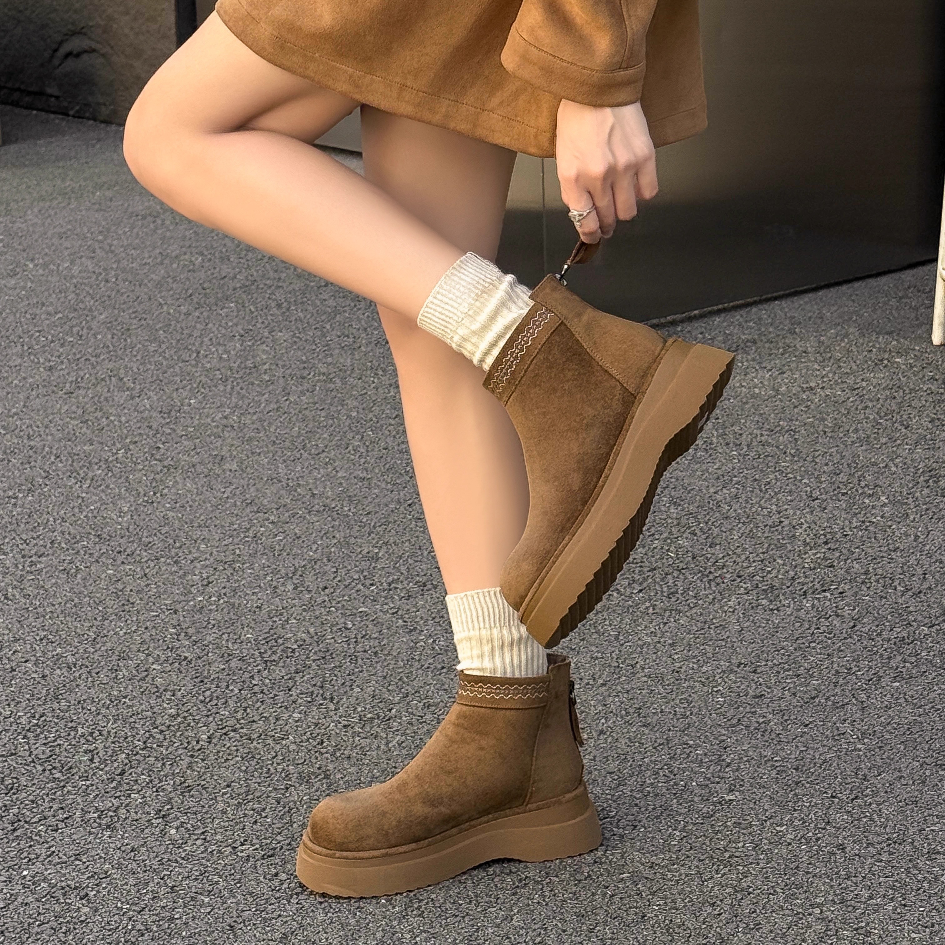 英伦风复古厚底短靴女2025春秋新款百搭圆头骑士靴软面软底勃肯鞋