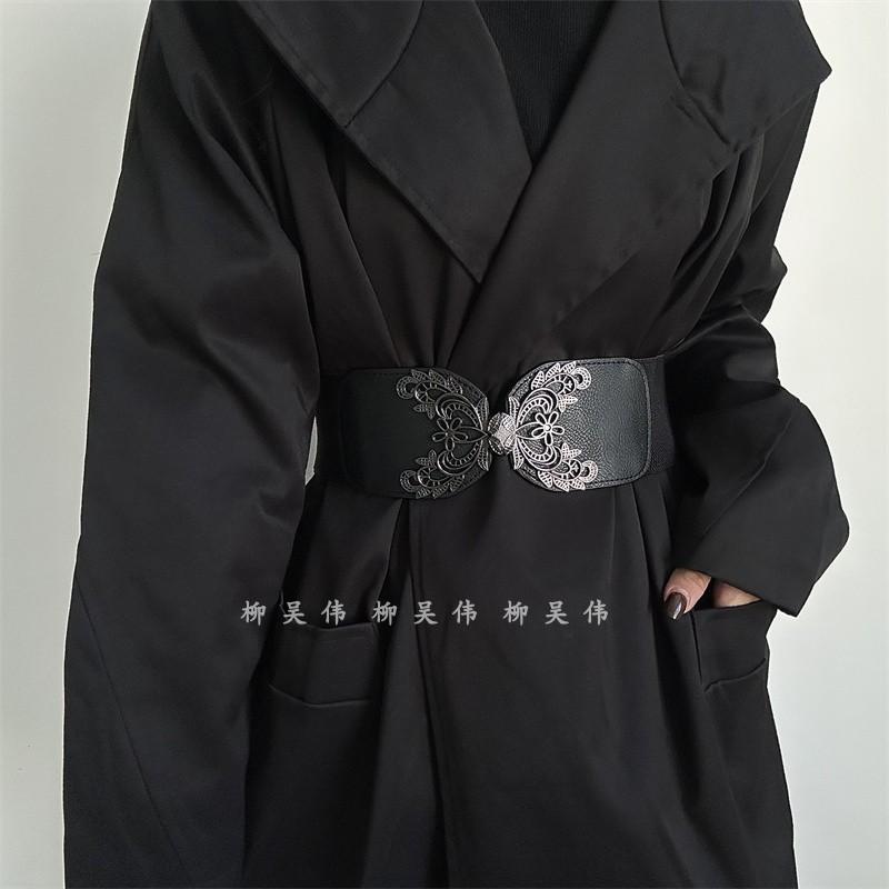 优雅腰带束腰配衣服外套