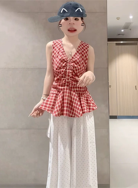 法式复古红色格子V领吊带背心女夏季辣妹褶皱收腰修身显瘦上衣潮