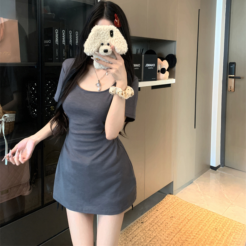高级感纯欲U领短袖T恤连衣裙女2025新款修身显瘦辣妹收腰短裙ins