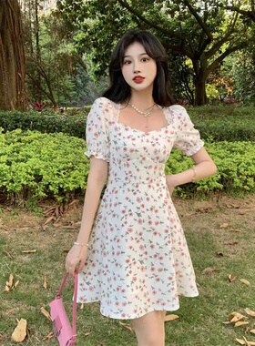 温柔风碎花连衣裙春夏法式新款淑女气质中长款收腰显瘦短袖茶歇裙