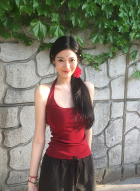 纯欲风性感红色挂脖U领背心女夏季2024新款辣妹修身显瘦吊带上衣