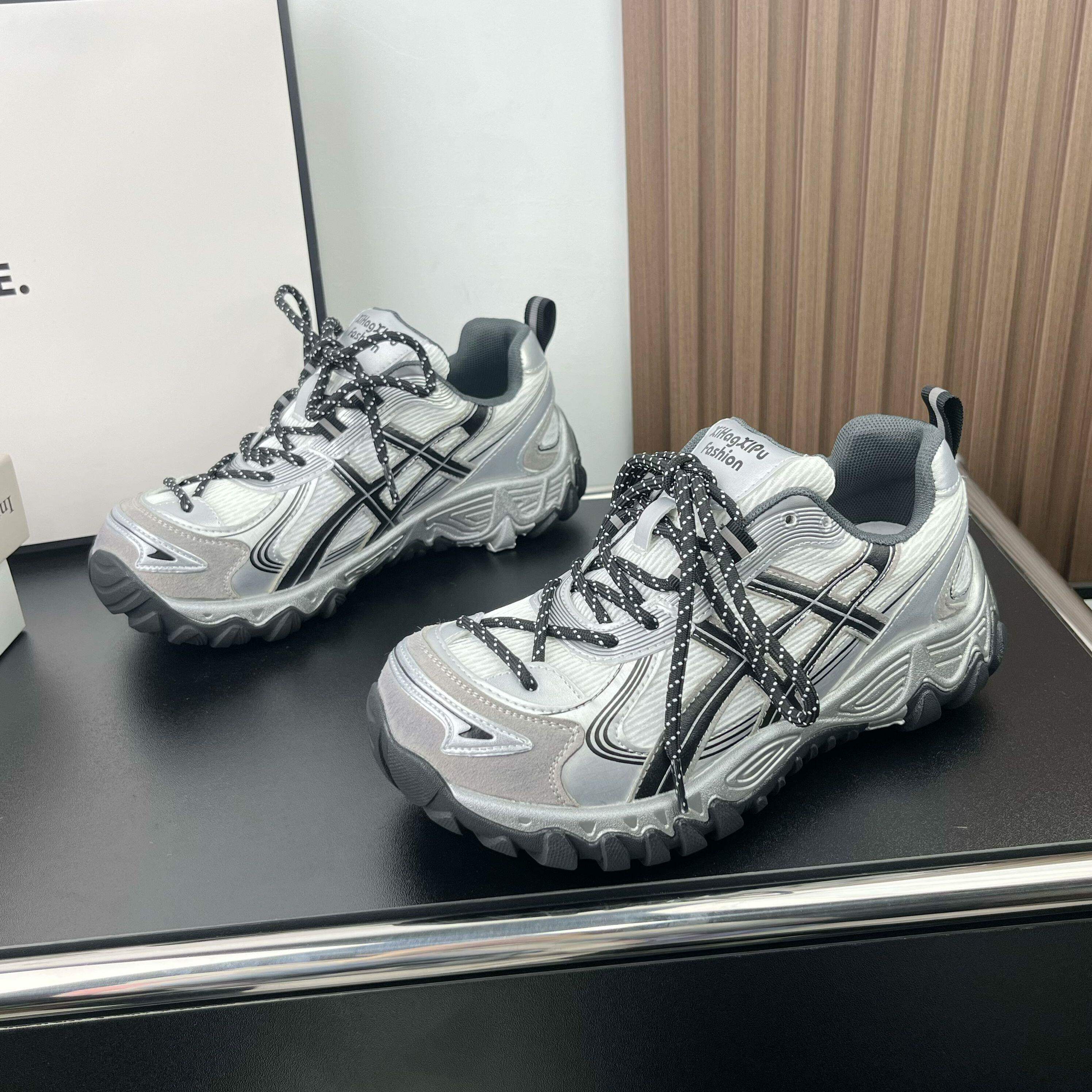 真皮厚底登山鞋女2026春季新款韩版圆头系带透气户外休闲运动鞋潮