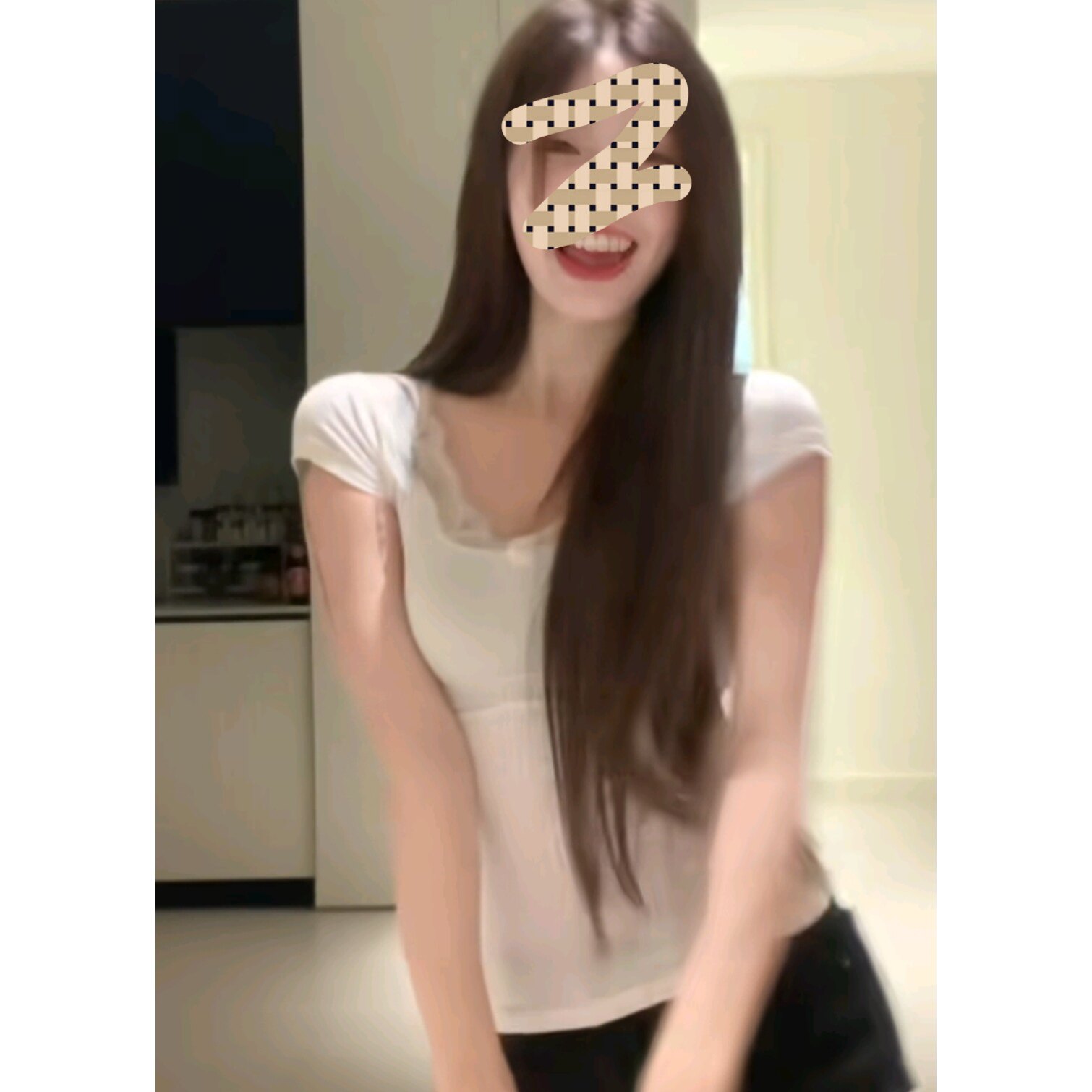 网红杨日白同款性感蕾丝花边拼接短袖上衣女纯欲修身短款T恤白色