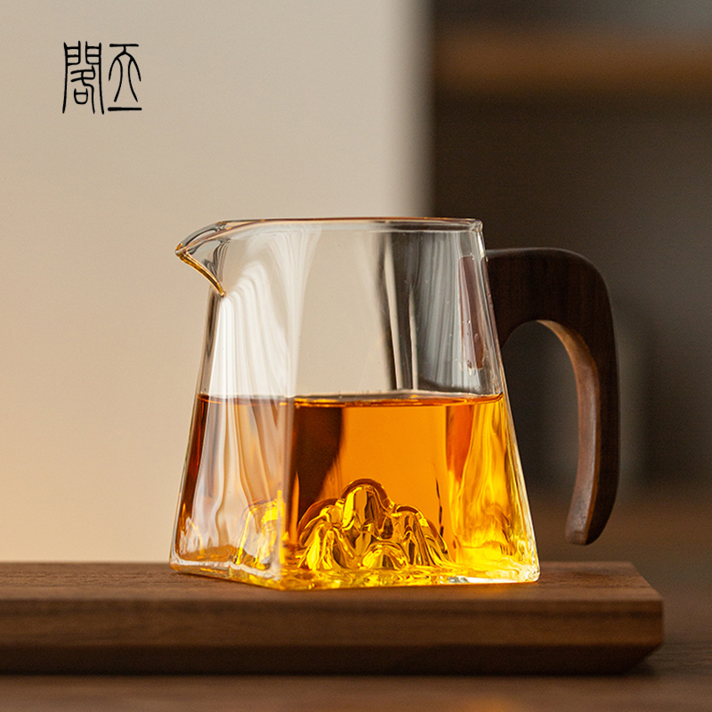 天一阁丨四方观山公杯底部山脉日式玻璃公道杯胡桃木把茶海分茶器