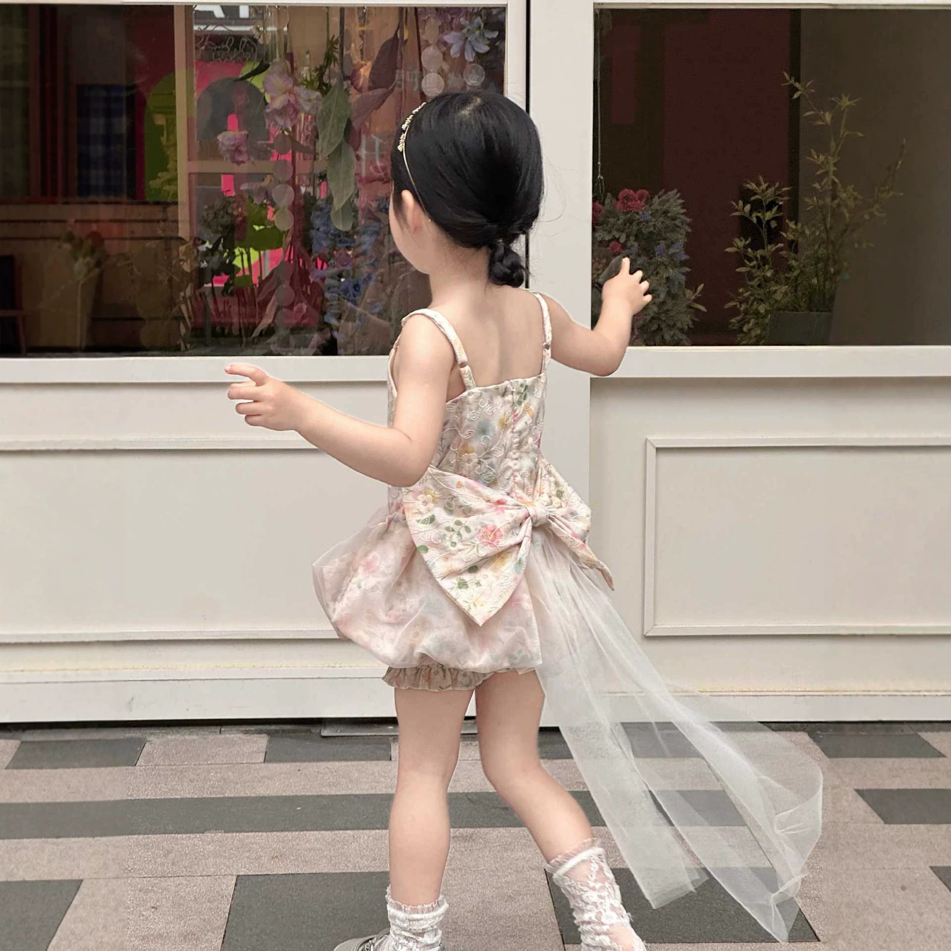 韩国童装女童套装2026夏季碎花蝴蝶结公主网纱拖尾裙子+花苞短裤