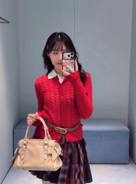 TT OF Girl  新年限定红 学院风镂空几何纹理正肩微阔山羊绒上衣