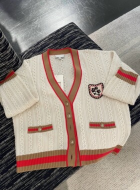 TT OF Girl 定制线 学院风撞色设计经典立体五金扣毛衣+短裙 套装