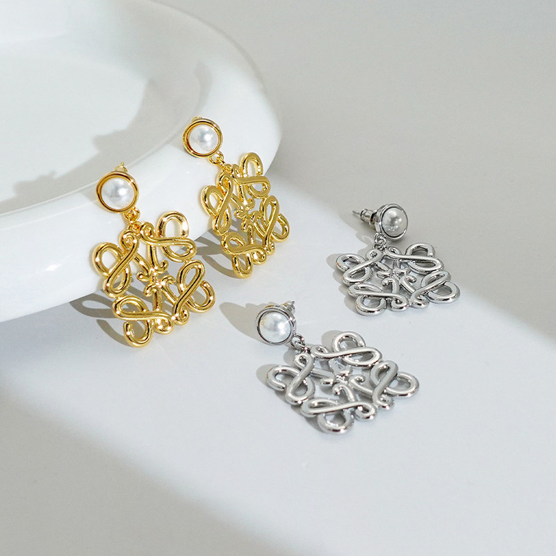 罗家方形耳钉「英伦气质」潮欧美风耳环简约设计感独特月饼耳饰品,金属材料及制品,金属结构件,淘宝优惠券,粉丝福利购,淘宝优惠卷