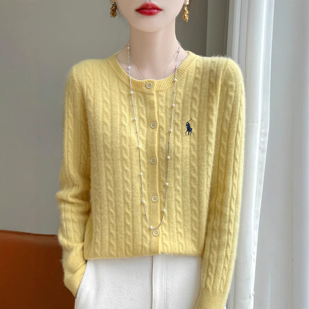 安迪绒圆领麻花开衫女时尚宽松刺绣毛衣百搭纯色设计感针织小外套