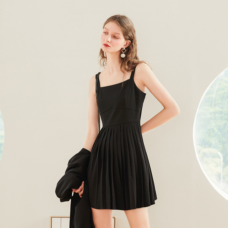 黑色连衣裙女吊带裙无袖百褶裙a字裙小个子打底裙2023春秋新款