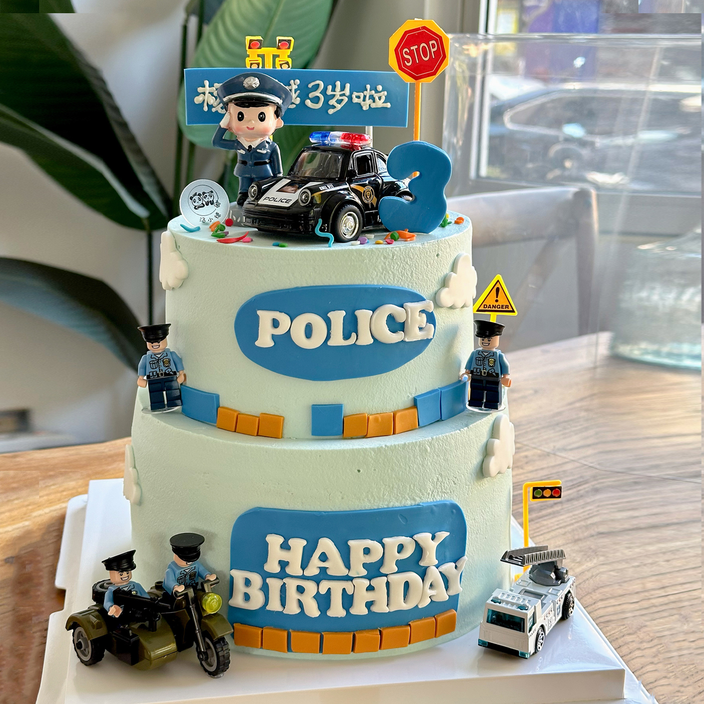 卡通儿童款积木人偶警车蛋糕装饰