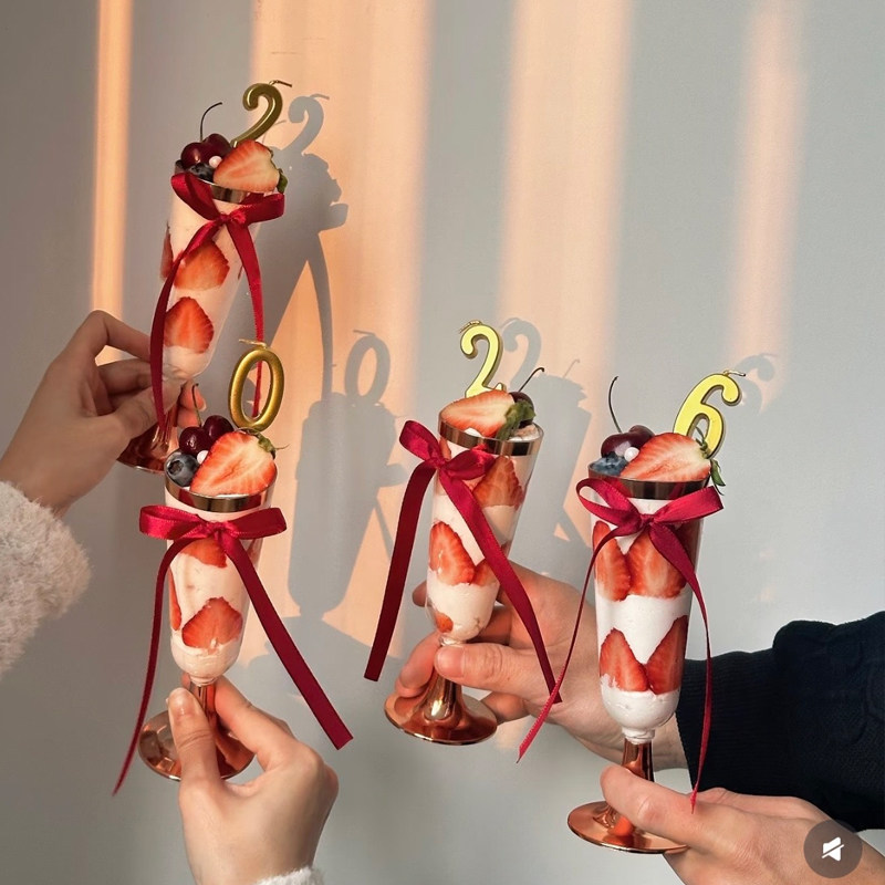 2026新年碰碰杯香槟高脚杯蛋糕杯甜品蛋糕装数字蜡烛丝带蝴蝶结,节庆用品/礼品,蛋糕/烘焙装饰用品,淘宝优惠券,粉丝福利购,淘宝优惠卷