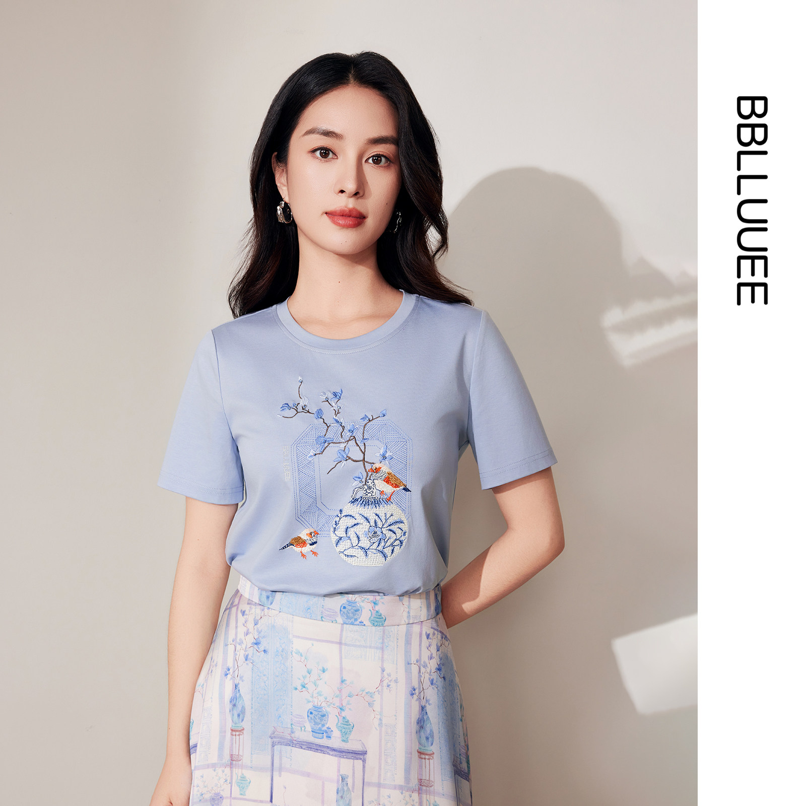 【匠心绣花】BBLLUUEE/粉蓝衣橱2025夏装重工刺绣无龄感彩色T恤女,女装/女士精品,T恤,淘宝优惠券,粉丝福利购,淘宝优惠卷