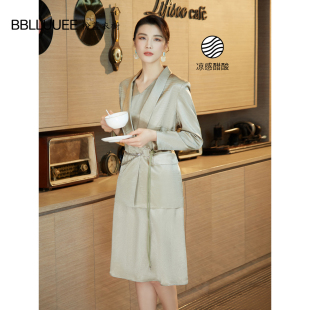 粉蓝衣橱醋酸格调艺术感气场西装 复古轻奢光感绿色外套 女2025秋装