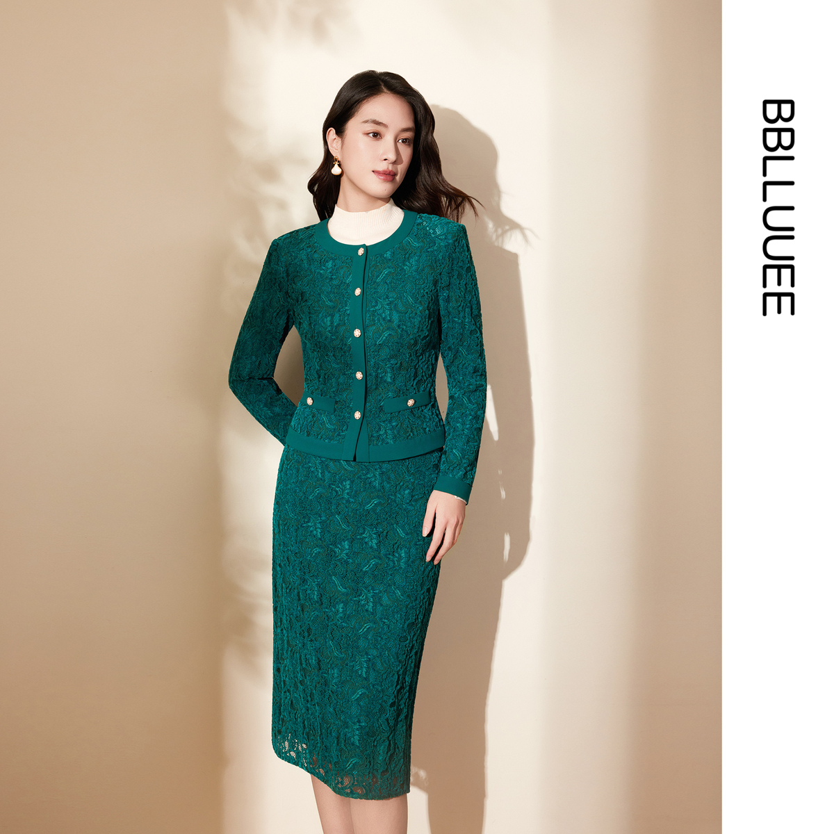 植绒蕾丝 小香风套装 短外套半身裙两件套