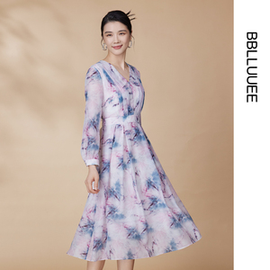 【东方感印花裙】BBLLUUEE/粉蓝衣橱2025秋装新款柔感V领连衣裙女