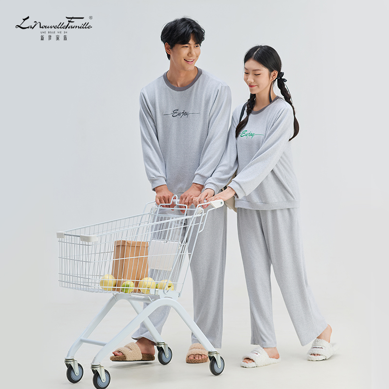 新世家族情侣睡衣女柔衣居色纱绒家居服软糯休闲运动风秋冬套装男
