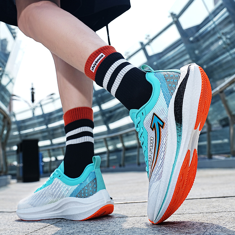 Uprun男鞋6.0碳板跑鞋轻便透气