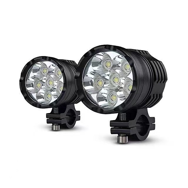 摩托车尾灯led强光灯超亮60W铺路灯射灯爆闪弯梁改装前大灯辅助灯