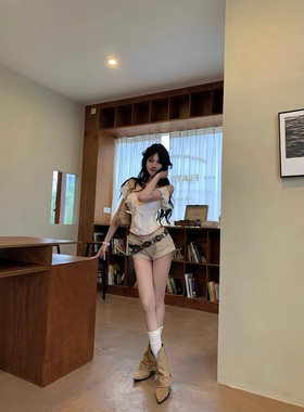 网图辣妹无袖抹胸上衣女2025夏季白色鱼骨胸衣泰式露肩背心