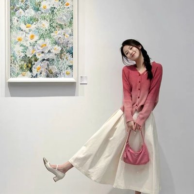 风情万种的套装女秋冬新款女装渐变毛衣针织开衫半身裙子两件套