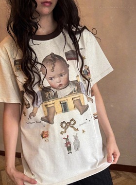 daytoday日常研究所 童话屋 可爱古董娃娃印花宽松短袖T恤