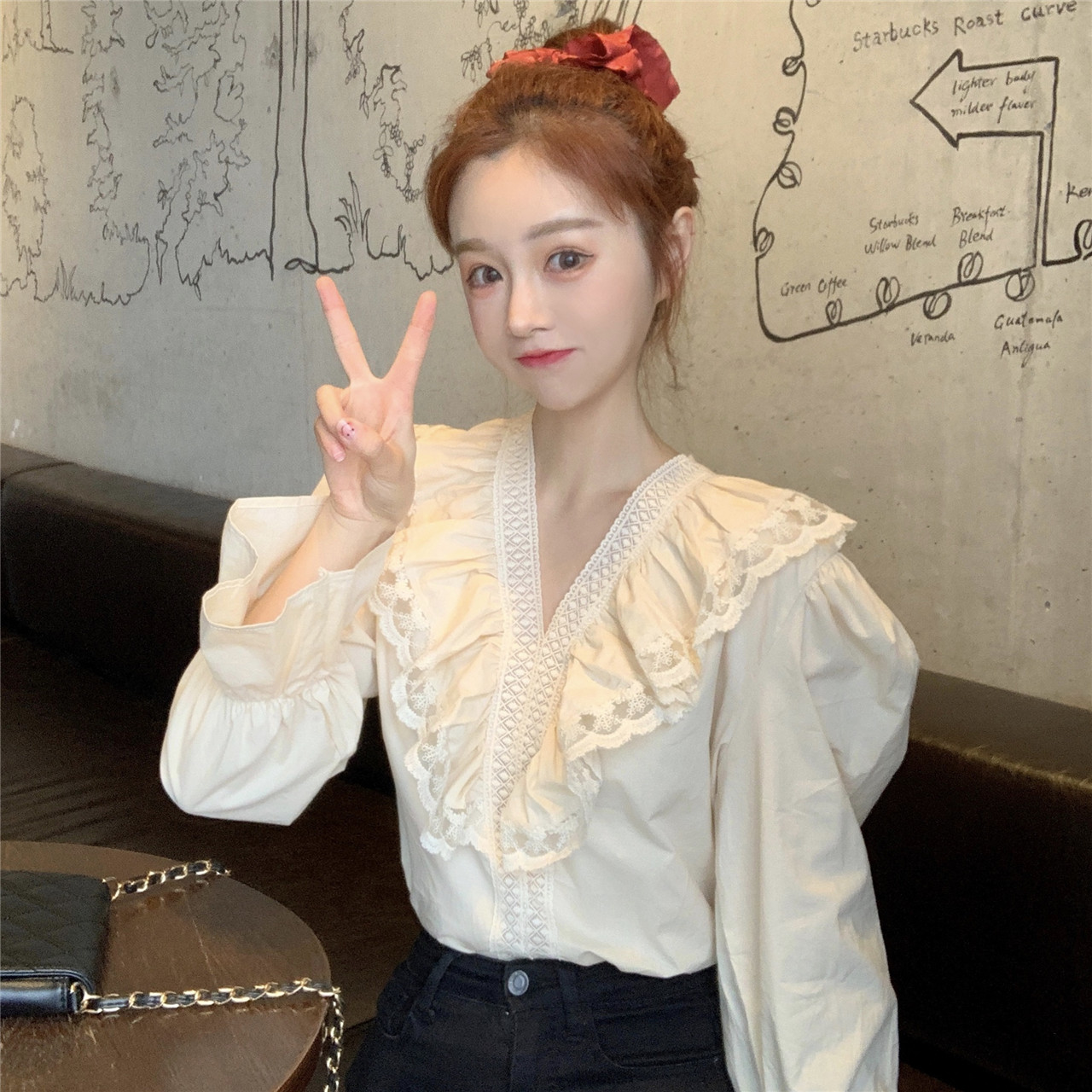 New spring thin lace bubble sleeve shirt