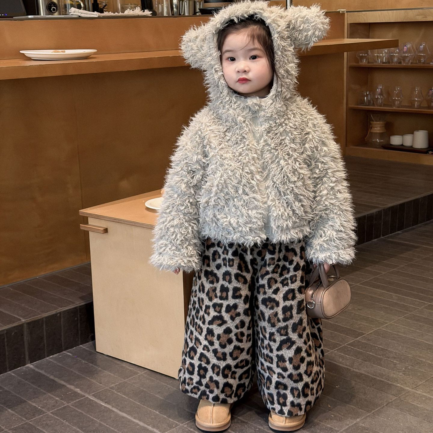 韩版毛绒绒兔耳朵连帽外套