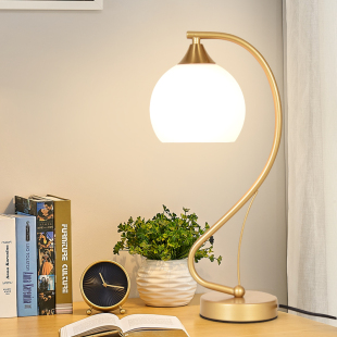 台灯高级感卧室床头灯复古轻奢2023新款高端结婚长明灯美式主卧灯