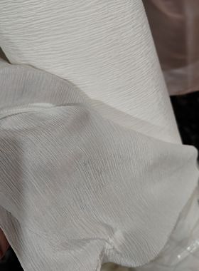 白色树皮皱18姆米  100%桑蚕丝布料 三宅一生褶皱时装设计师布料
