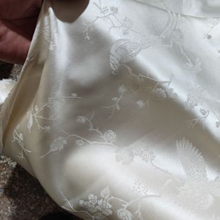 花萝提花重缎30姆米优质丝缎面料 米白色真丝绸缎牡丹花布料
