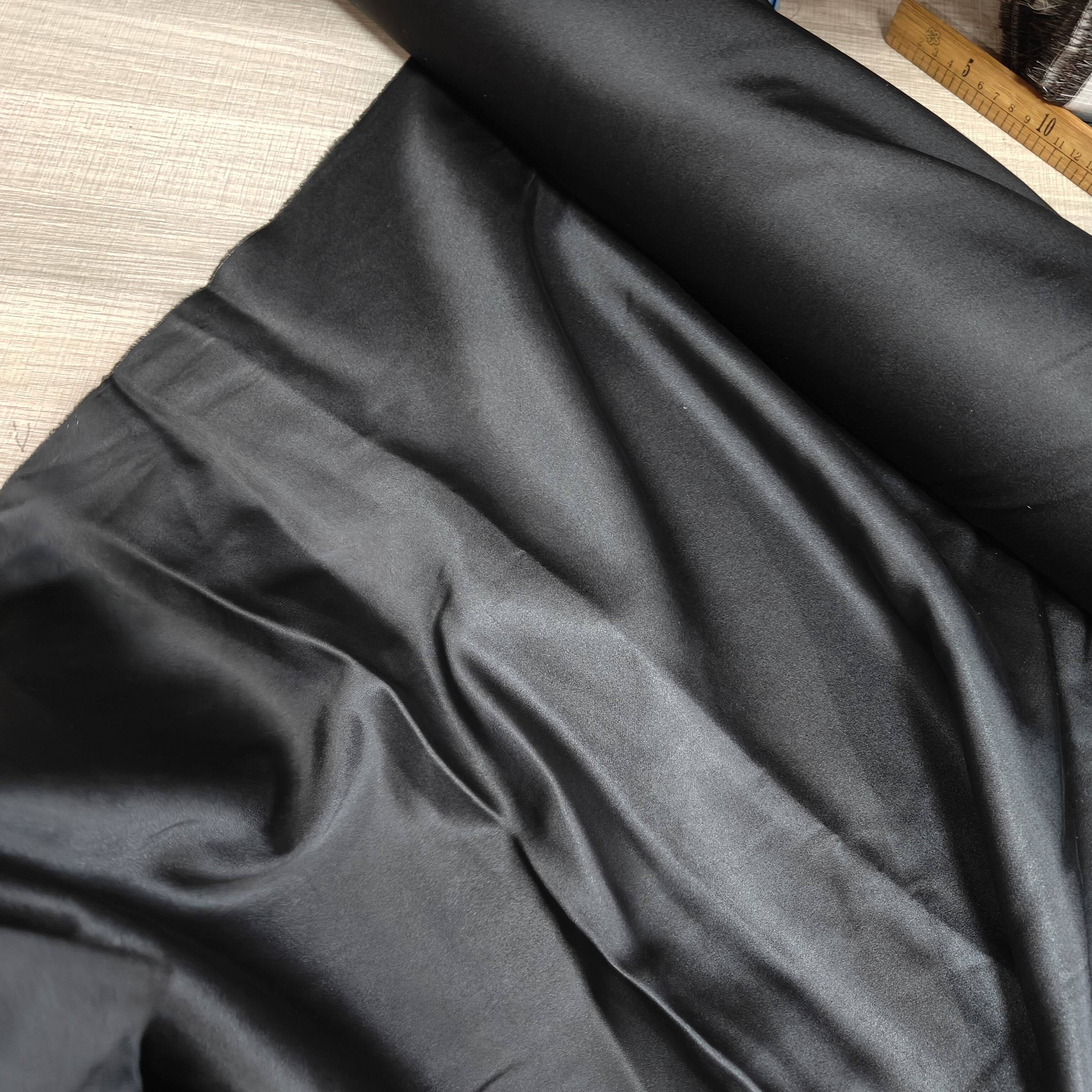 黑色香云纱重磅皮子缎 50姆米顺德涂泥真丝时装黑面料桑蚕丝