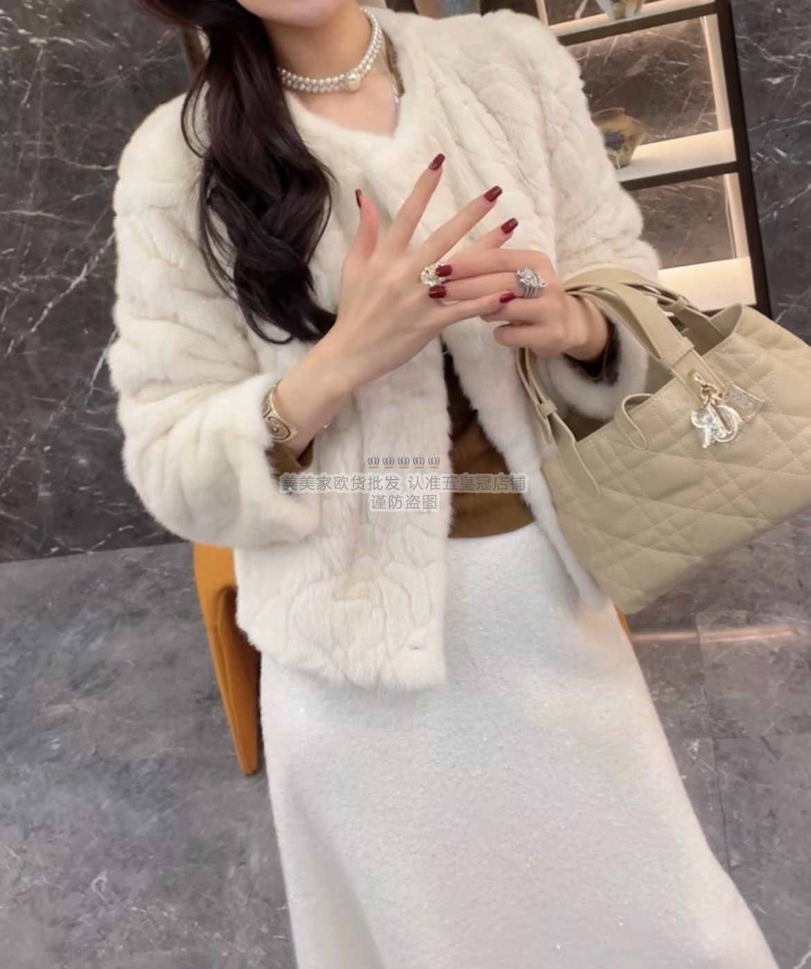 欧洲站2025秋冬新款进口小母紫貂皮草外套高级感山茶花纹貂皮大衣